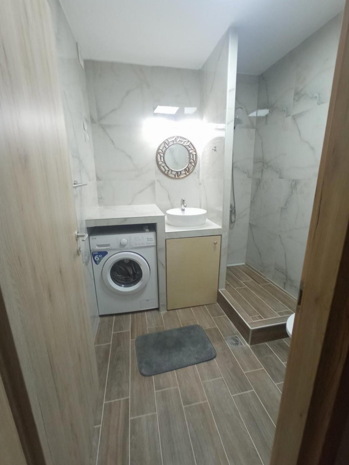 Polit Luxury Aprt 2 Bedrooms Солун Екстериор снимка